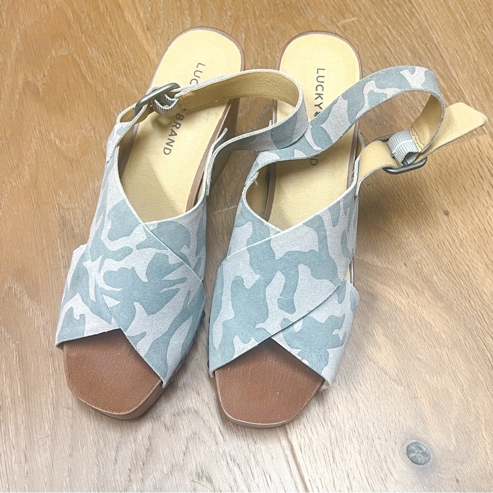 Lucky Brand “Zelka” Women's Gray Camo Wedge Sandals